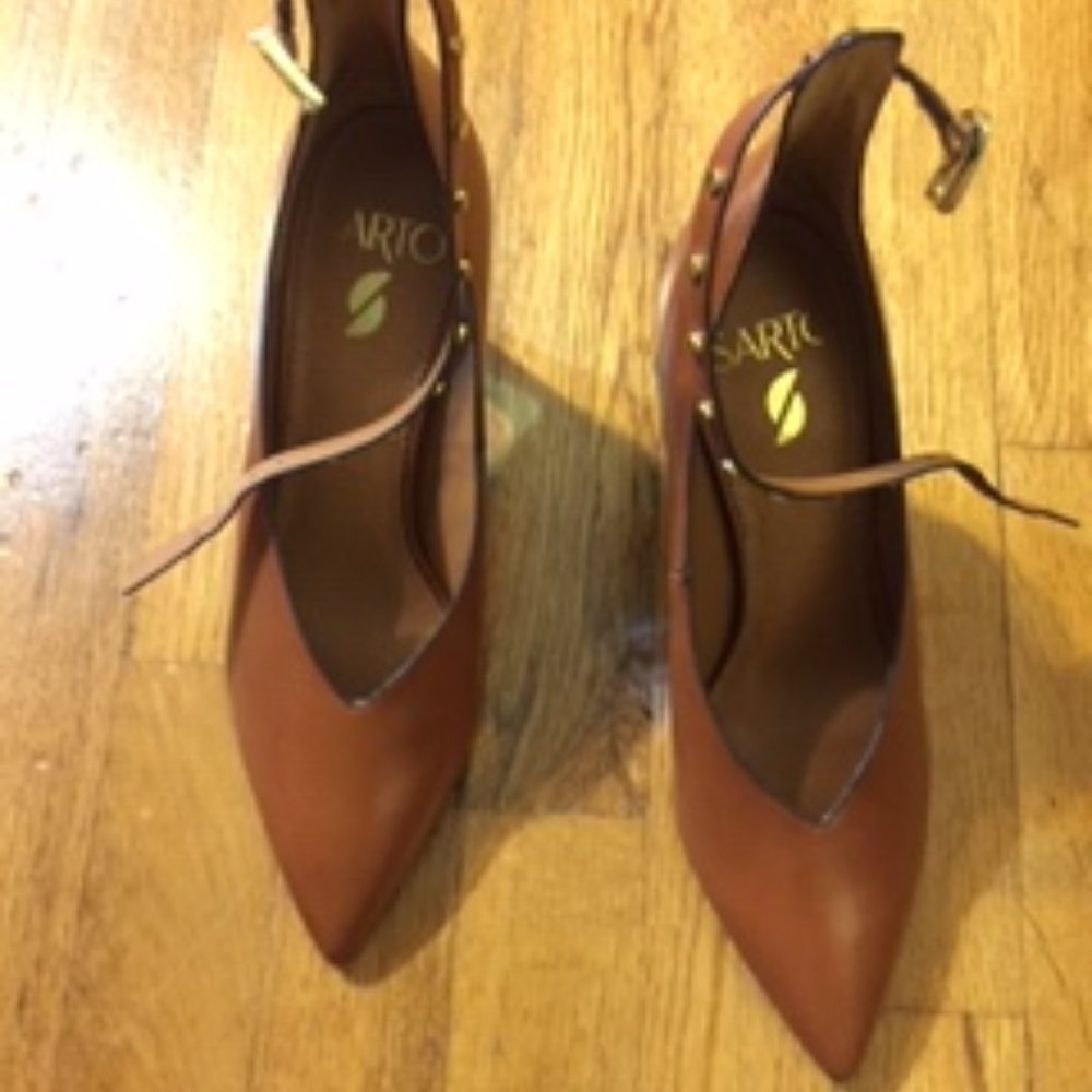 NWOT-never worn Franco Sarto Sarah pumps